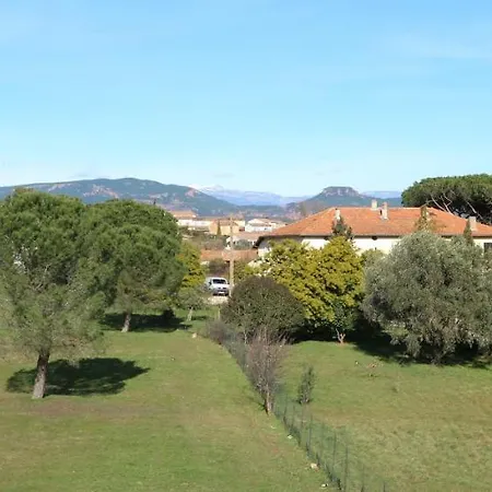 T3 A 10 Km De La Mer Et 2 Pas Des Commerces. Roquebrune-sur Argens